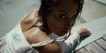 Sexy Nude Girl In The Pool In Philippines