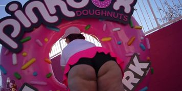 Pinkbox Doughnut Worker Gets Fired For Fucking Co-Worker Mid