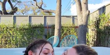 Shrooms Q & Addison Vodka&rsquo;s Threesome In The Pool (aj applegate, alice holic, raven thick, sexboymx, sisi rose)