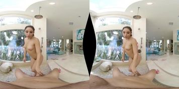 AD VR 02 (Sarah Lollypop)