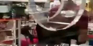 EBONY TWERKING  NAKED IN PUBLIC