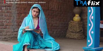 Leena Singh Sexy Scene  in Gulabo