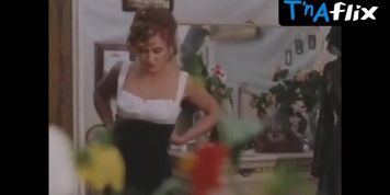 Irina Rozanova Breasts Scene  in Chernaya Vual