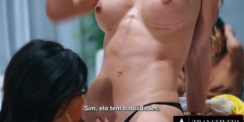 Transfixed Ceo Jade Venus Fucks Skinny Intern Jane Wilde In Office Meeting Portuguese Subtitles