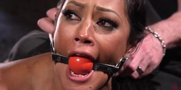 Bondage session (Maxine X)