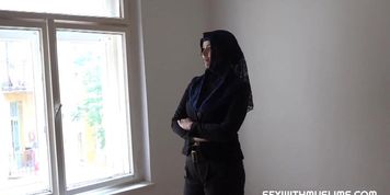 Muslim Niky Dream screw for rent