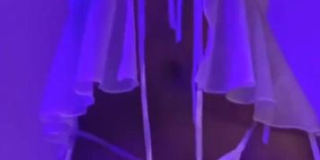 OILED UP SEXY BODY OF A GODDESS WILL MAKE YOU CUM! 