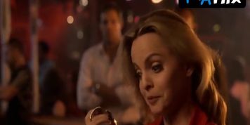 Mena Suvari Sexy Scene  in The Opposite Sex