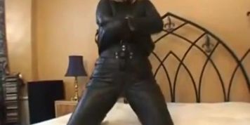 MILF STRUGGLES HELPLESSLY