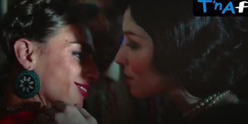 Gracinda Nave Lesbian Scene  in Vermelho Monet