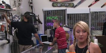 Braided pawnshop amateur gets facialized