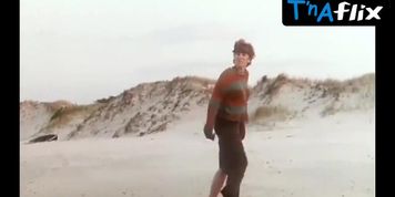 Maria Seweryn Breasts Scene  in Mika