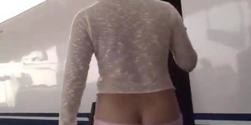 Buttcrack on train