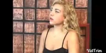 Aline dias loirinha linda e gostosa gemendo e gozando dando o cusinho