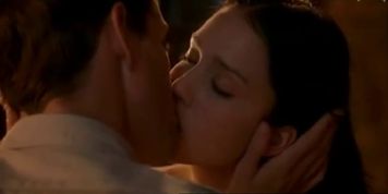 Jessica Alba Hot Scenes