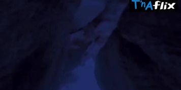 Puja Jha Butt,  Breasts Scene  in Gandi Baat