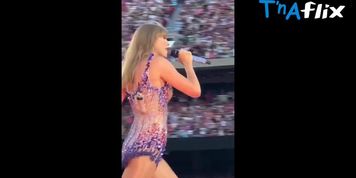 Taylor Swift Sexy Scene  in Taylor Swift Sexy Camel Toe Sexy Bodysuit