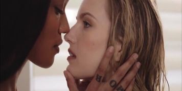 Scarlett does pussy licking with Julie (Julie Kay, Scarlett Sage)