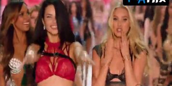 Adriana Lima Underwear Scene  in The Victoria'S Secret Fashion Show 2016