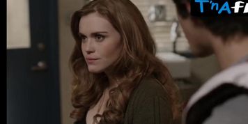 Holland Roden Sexy Scene  in Teen Wolf