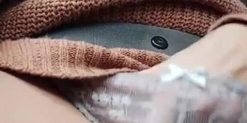 I'm masturbating in my car