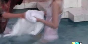 Bride pool fighting by Allwam.Eu