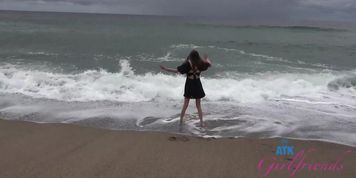 Behind the scenes with the super hot cutie Violet Viper on vacation and playing with her in the car