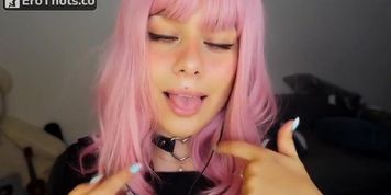 Kawai Face Licking - ASMR HONEYGIRL