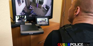Undercover cop pretends to be a tourist to trap gay hooker