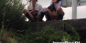 JAPAN PISS TV - Schoolgirls from Japan peeing while taking a hike
