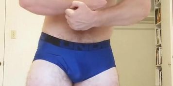 Beefy Bodybuilder Flexing Tease OnlyfansBeefBeast