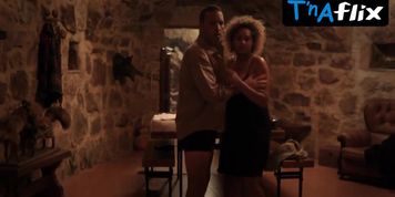 Mara Guerreiro Lesbian,  Butt Scene  in Aconteceu No Interior (Dinamene Alves)