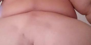 Ssbbw chick shakes ass non stop