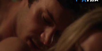 Addison Timlin Sexy Scene  in Startup