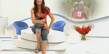 Presenter with tight jeans