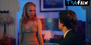 Juno Temple Lesbian,  Butt Scene  in Little Birds