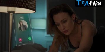Isabel Aerenlund Sexy Scene  in Los Artistas: Primeros Trazos