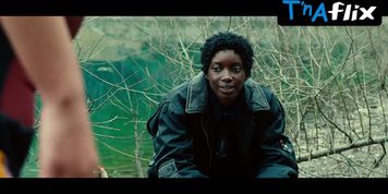 Adele Exarchopoulos Sexy Scene  in The Five Devils