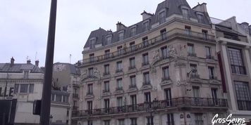 Lou milf timide &agrave; gros seins aime la baise