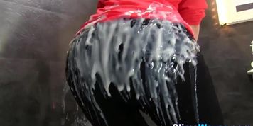 Gloryhole girl rubs pussy