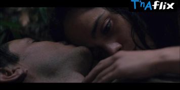 Alice Braga Sexy Scene  in Ardor