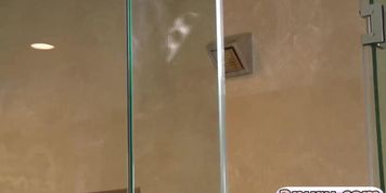 Cute chick sucks her man's rough dick in a jacuzzi