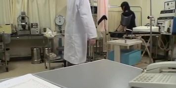 Lesbian Gynecologist ( Voyeur) (Japanese) (Strap-On)