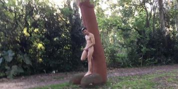 Chico Adolescente Sexy Latino Se Toca, Posa En El Bosque y Se Masturba Sin Problemas