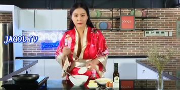 no bra cooking