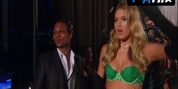 Doutzen Kroes Underwear Scene  in The Victoria'S Secret Fashion Show 2009