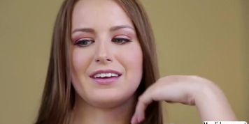 Teen Scarlett Sage grinds hot MILF Syren De Mer wet pussy (Syren Demer)