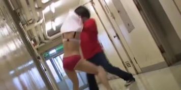 Man sharked the Japanese nurse uniform dress on hot video