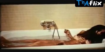 Emma Cohen Breasts Scene  in Al Otro Lado Del Espejo