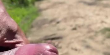 Masturbandome en publico delante una cubana qu ...